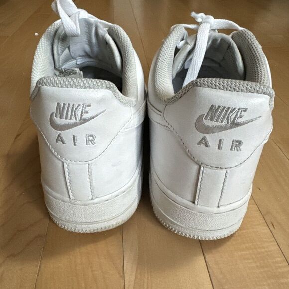 Size 9 - Nike Air Force 1 '07 Low Triple White - Picture 4 of 7